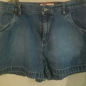 Sale $7 items 3/$15 Old Navy